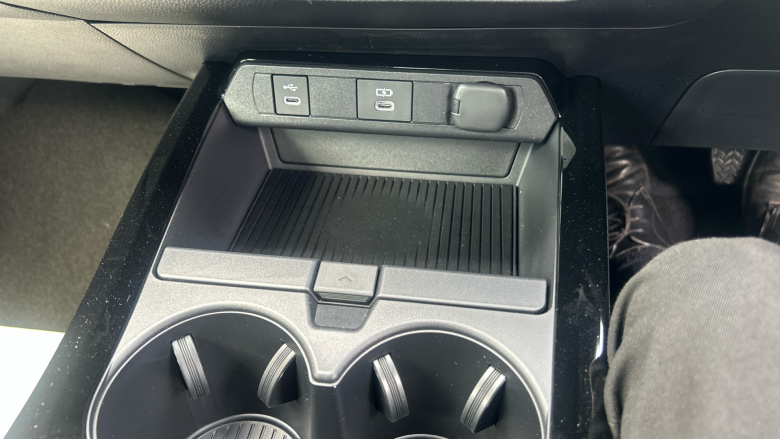 Toyota Prius 2.0 PHEV Design 5dr CVT Hatchback